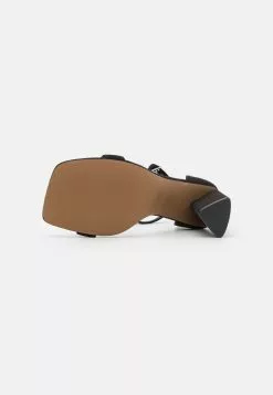 Call It Spring Vegan Luisa - Sandalen Met Hoge Hak - Black 12 Call It Spring Vegan Luisa - Sandalen Met Hoge Hak - Black -Call It Spring Winkel b98eb7c4358f4da8b0dbdb3a39186622