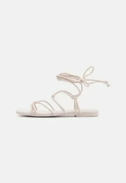 Call It Spring Winkel -Call It Spring Winkel bab5b00efafb424abf693fc64a7809c5