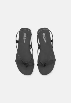 Call It Spring Vegan Montebello - Teensandalen - Black 13 Call It Spring Vegan Montebello - Teensandalen - Black -Call It Spring Winkel d723ece96b634b24b7fb706eb9555108